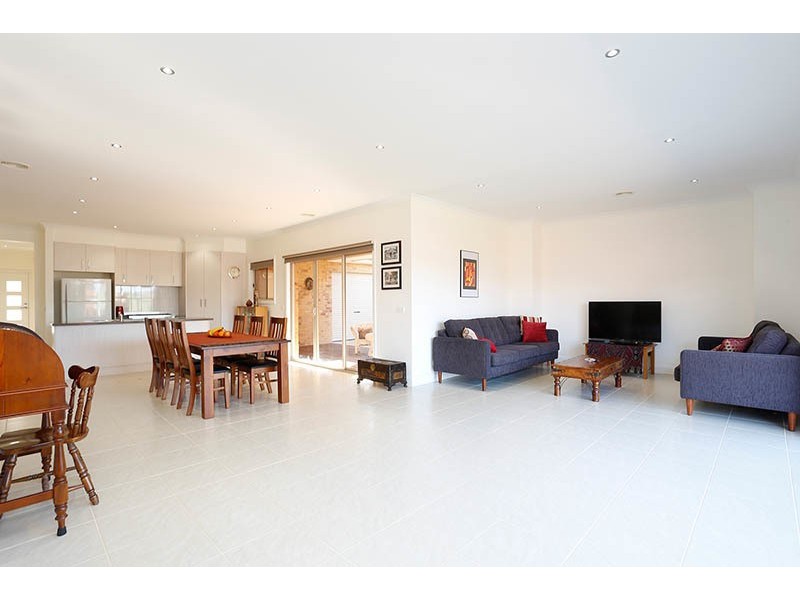 13 Sweet Avenue, Maddingley VIC 3340