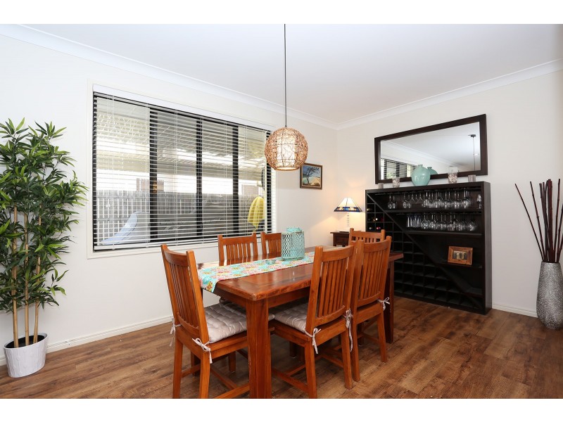 8 Langham Crescent, North Lakes QLD 4509