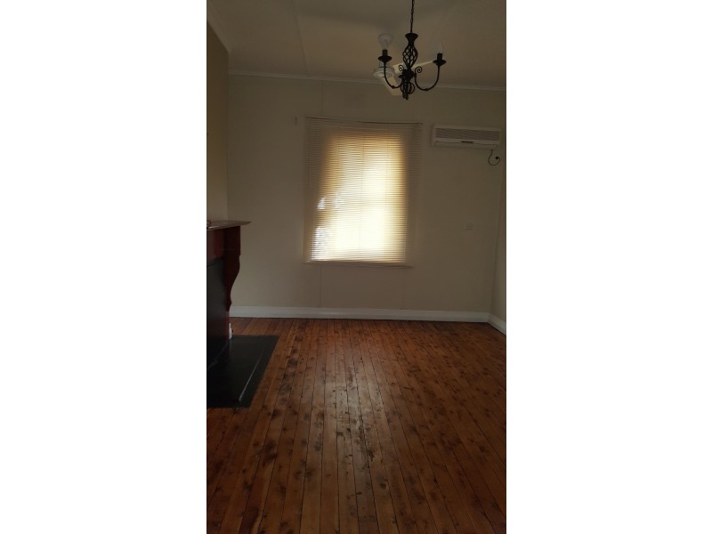 46 Regent Street, Junee NSW 2663