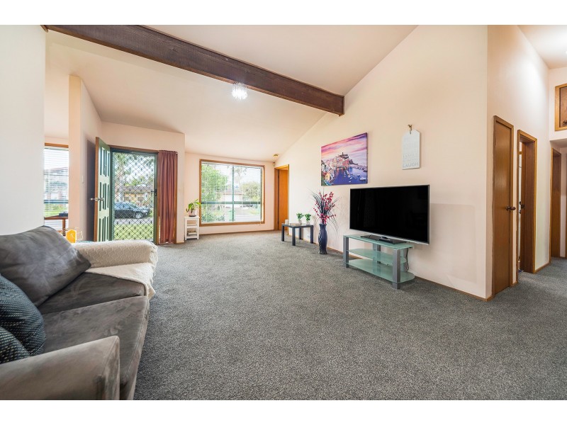 8 Hawkesbury Close, Bateau Bay NSW 2261