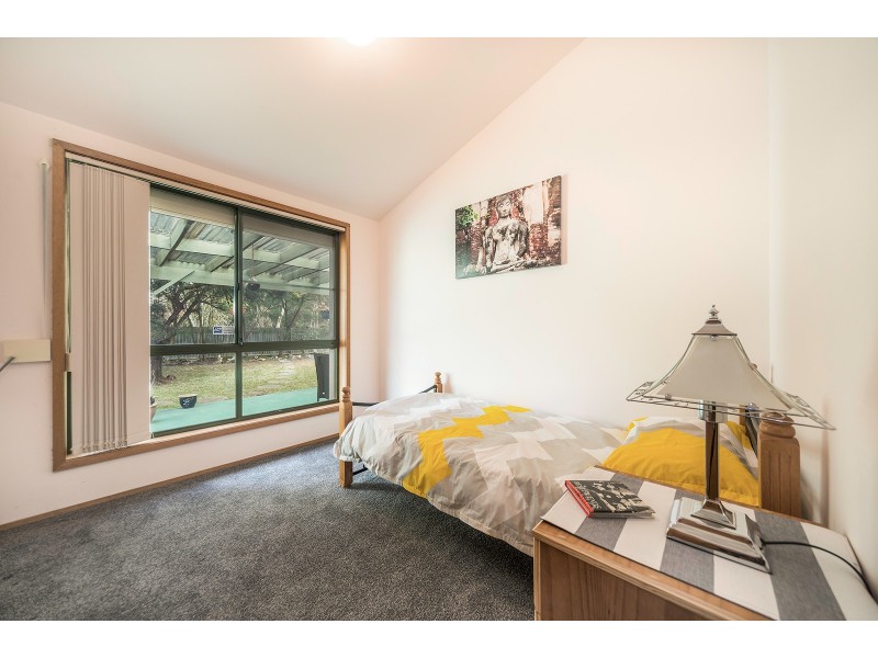 8 Hawkesbury Close, Bateau Bay NSW 2261