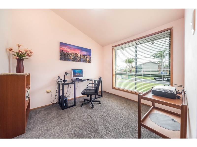 8 Hawkesbury Close, Bateau Bay NSW 2261