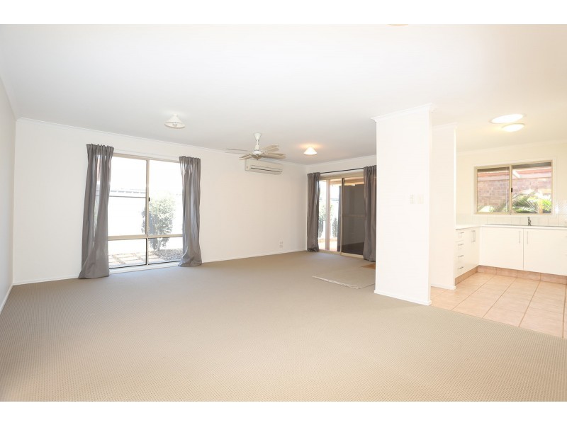 2/7 Maiala Close, Paradise Point QLD 4216