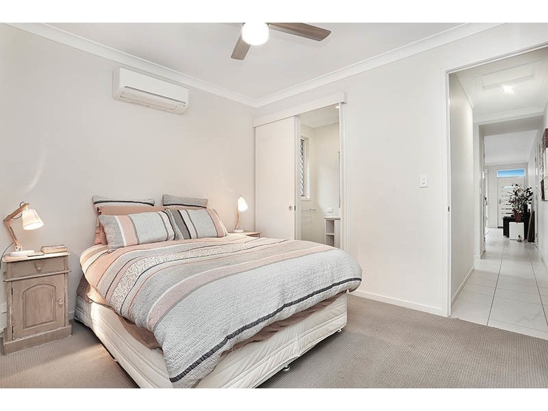 34 Hopman Way, Springfield Lakes QLD 4300