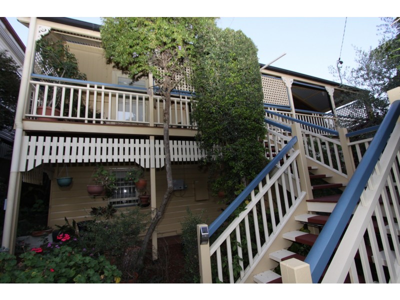 23 Eskgrove Street, East Brisbane QLD 4169