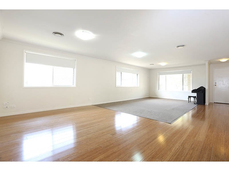 21 Parasol Street, Ashmore QLD 4214