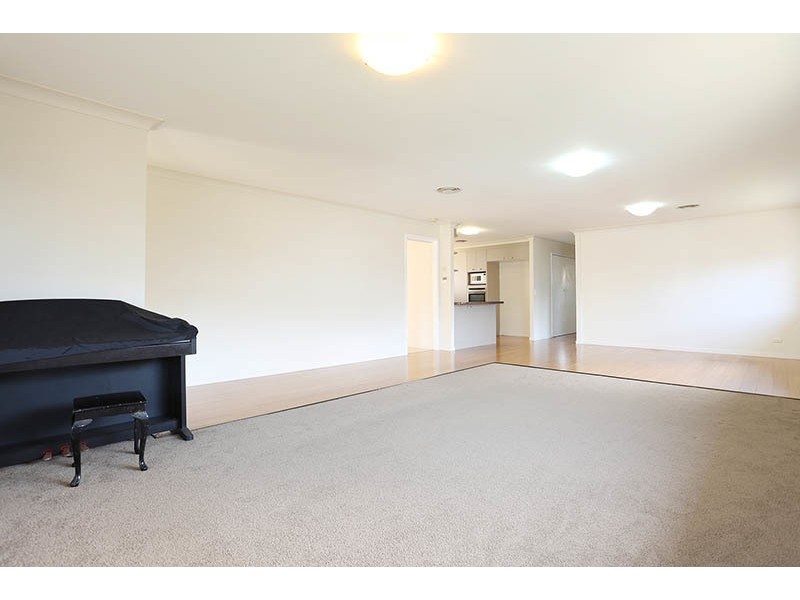 21 Parasol Street, Ashmore QLD 4214