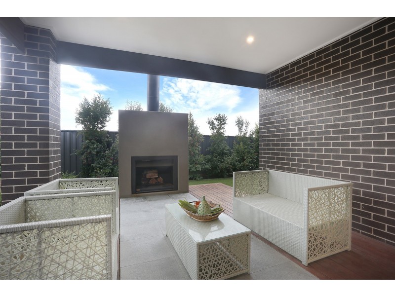 24 Stradling Rise, Mernda VIC 3754