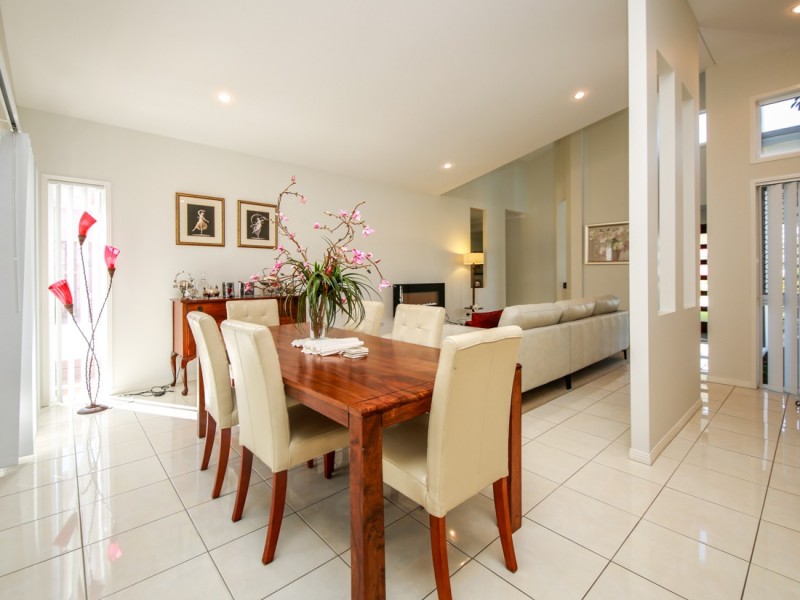 6 Cherry Court, Coomera QLD 4209