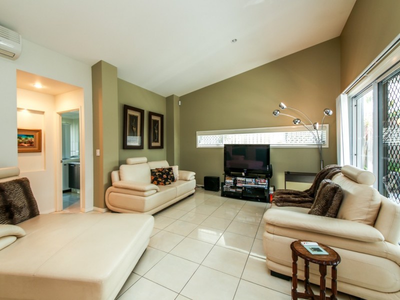 6 Cherry Court, Coomera QLD 4209