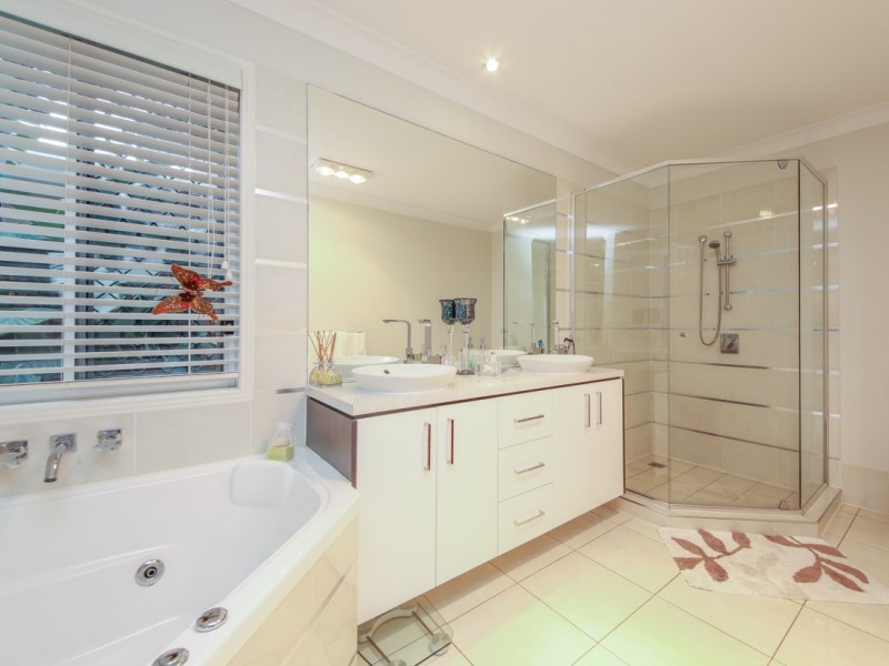 6 Cherry Court, Coomera QLD 4209