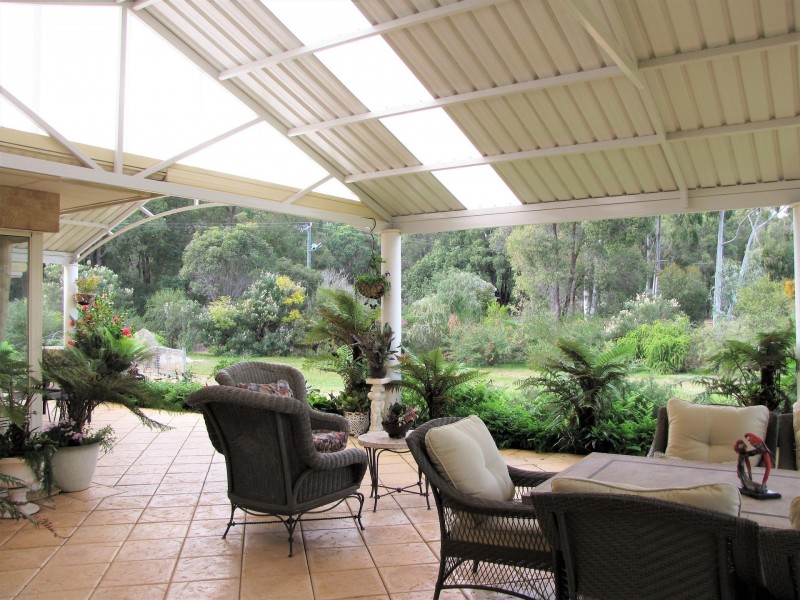 6 Rhodes Place, Jarrahdale WA 6124