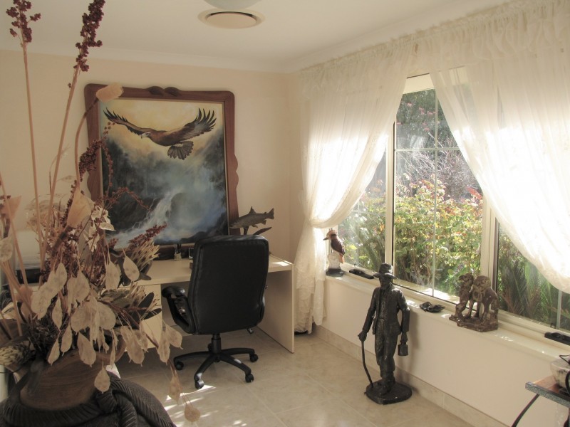 6 Rhodes Place, Jarrahdale WA 6124