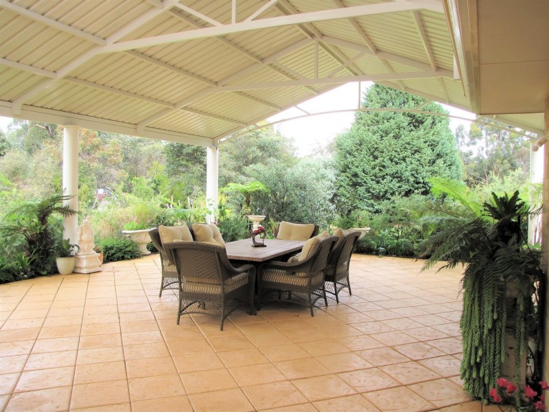 6 Rhodes Place, Jarrahdale WA 6124