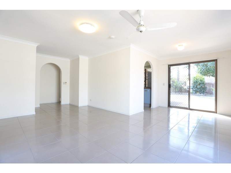 62 Lakefield Crescent, Paradise Point QLD 4216
