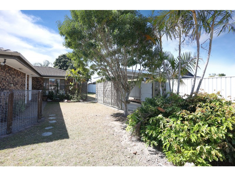62 Lakefield Crescent, Paradise Point QLD 4216