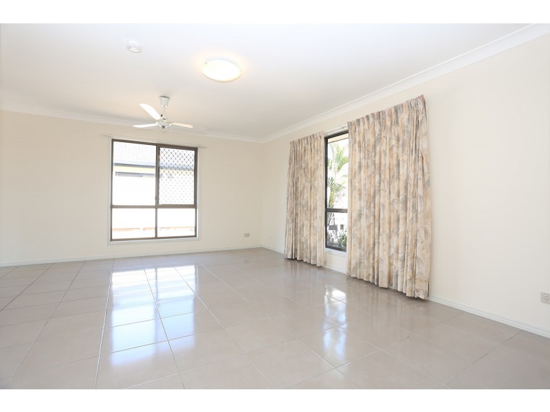 62 Lakefield Crescent, Paradise Point QLD 4216