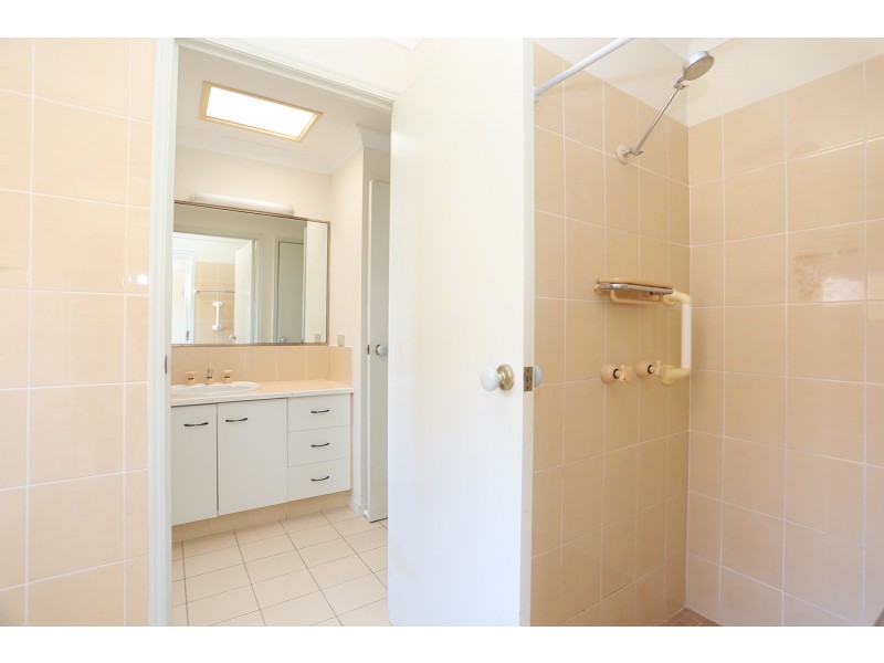 62 Lakefield Crescent, Paradise Point QLD 4216