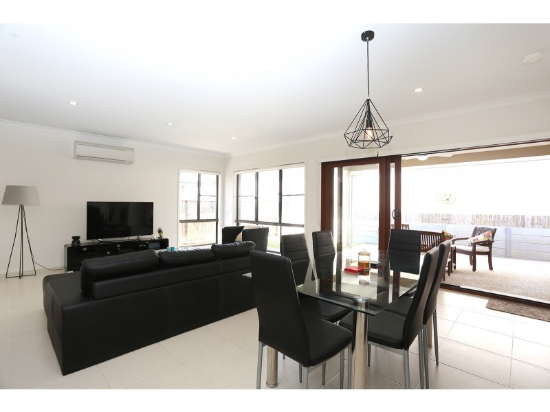 8 Oakover Avenue, Ormeau Hills QLD 4208