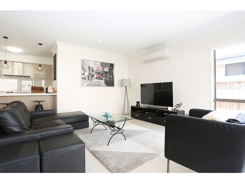 8 Oakover Avenue, Ormeau Hills QLD 4208