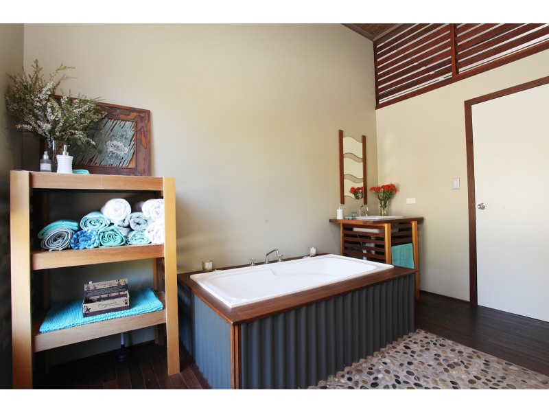 6 Winter Retreat, Yallingup WA 6282
