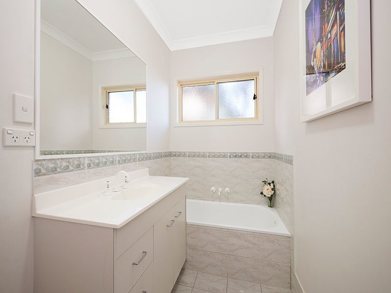 1 SHELDRAKE PL, Moggill QLD 4070