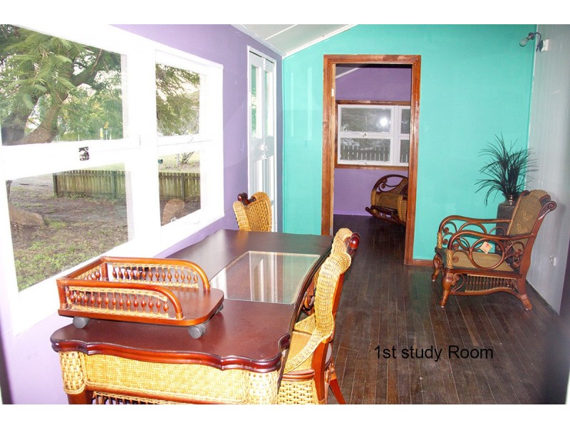 220 Cypress Street, Urangan QLD 4655