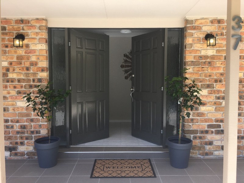 37 Captain Cook Close, Arundel QLD 4214