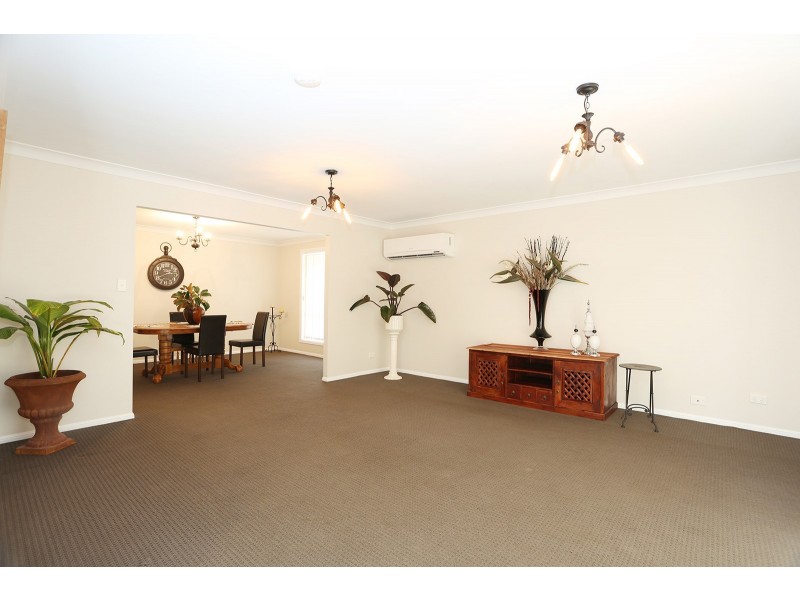 37 Captain Cook Close, Arundel QLD 4214