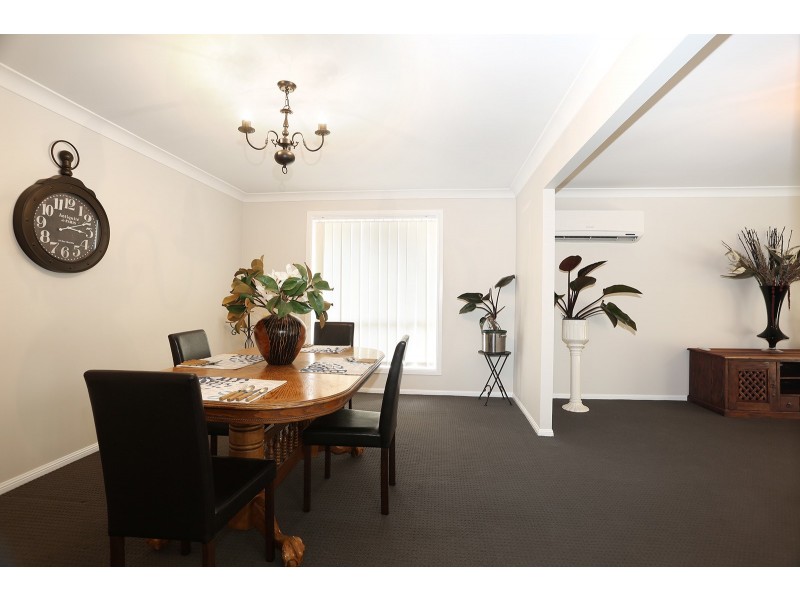 37 Captain Cook Close, Arundel QLD 4214