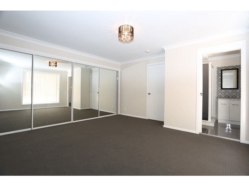 37 Captain Cook Close, Arundel QLD 4214