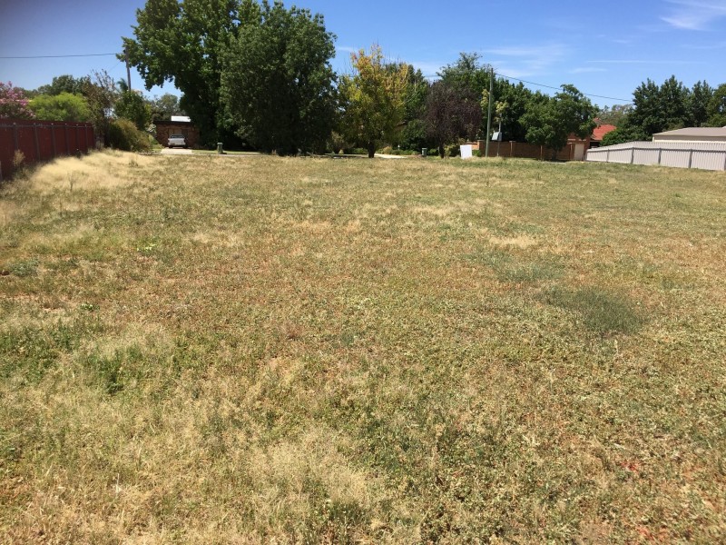 58-60 Inglis st, Lake Albert NSW 2650