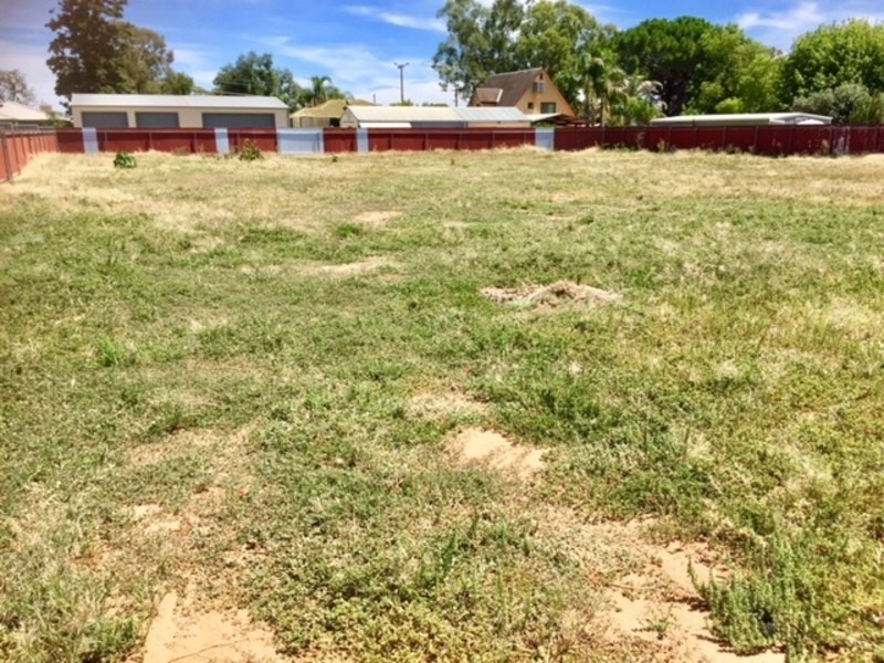 58-60 Inglis st, Lake Albert NSW 2650