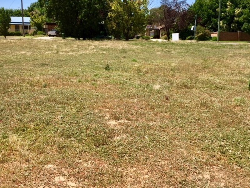 58-60 Inglis st, Lake Albert NSW 2650