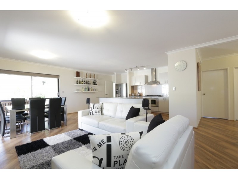 6A Oakleigh Pass, Harrisdale WA 6112