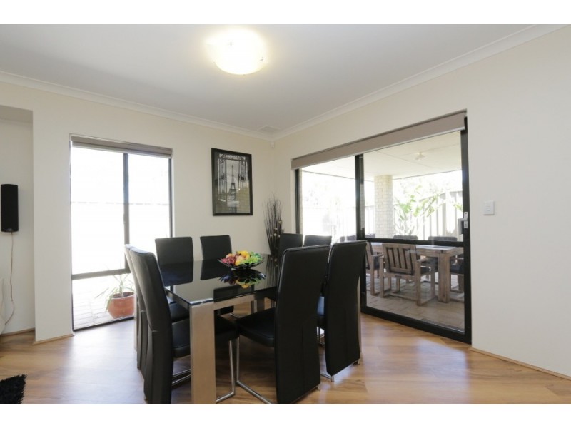 6A Oakleigh Pass, Harrisdale WA 6112