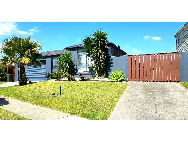 35 Clifton Park Drive, Carrum Downs VIC 3201