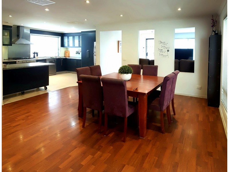35 Clifton Park Drive, Carrum Downs VIC 3201