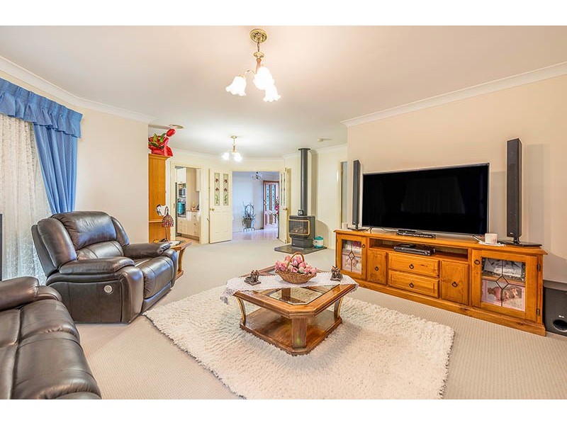 11 Wisteria Place, Orange NSW 2800