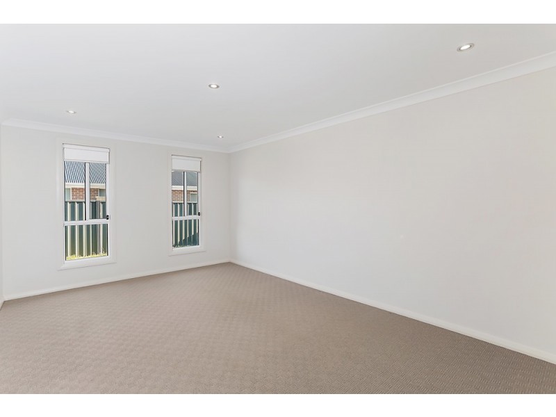 8 Somerset Avenue, South Nowra NSW 2541