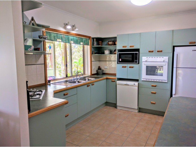 3 Hutton Road, Kiamba QLD 4560