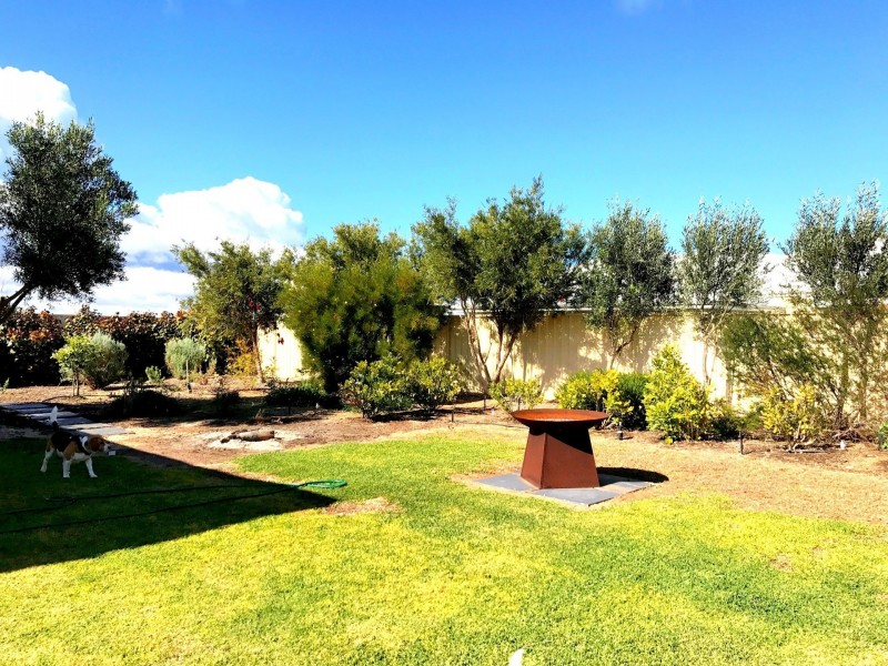 7 Parakeet Bend, Jurien Bay WA 6516