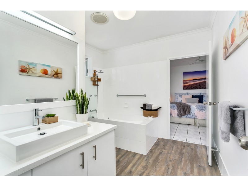 13 Beaver Street, Clifton Beach QLD 4879