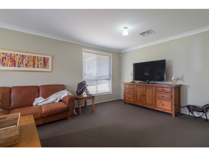 2 Railway Parade, Medway NSW 2577