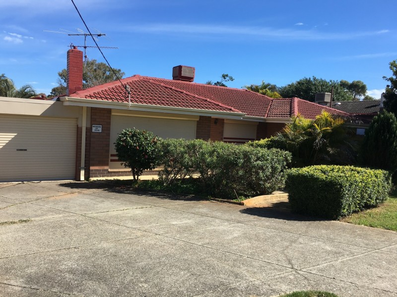 7 Littlemore Road, Orelia WA 6167