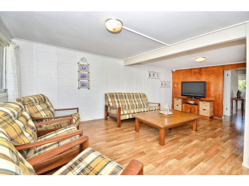 3 Kevdon Street, Golden Beach QLD 4551