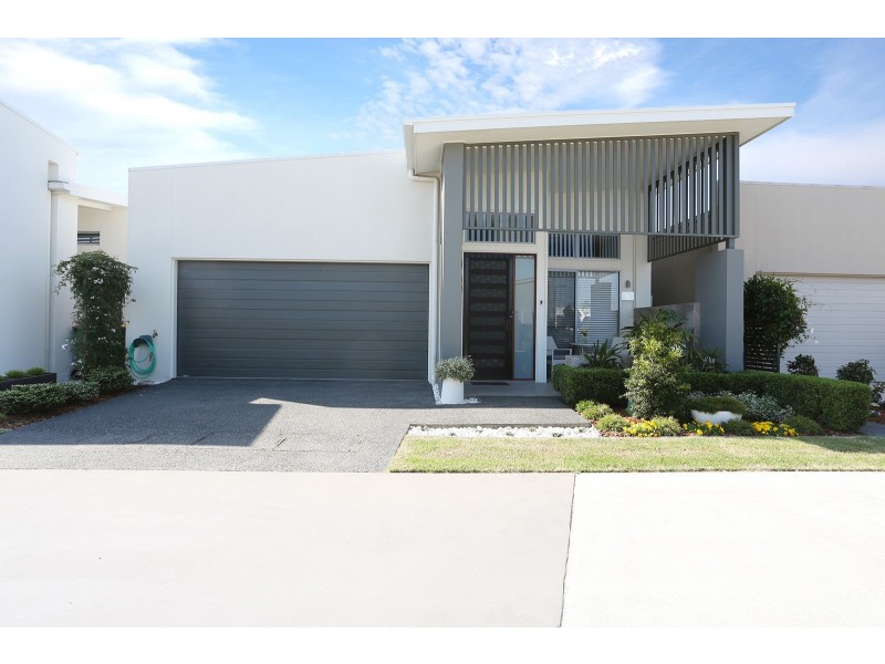 6/11 Grant Avenue, Hope Island QLD 4212