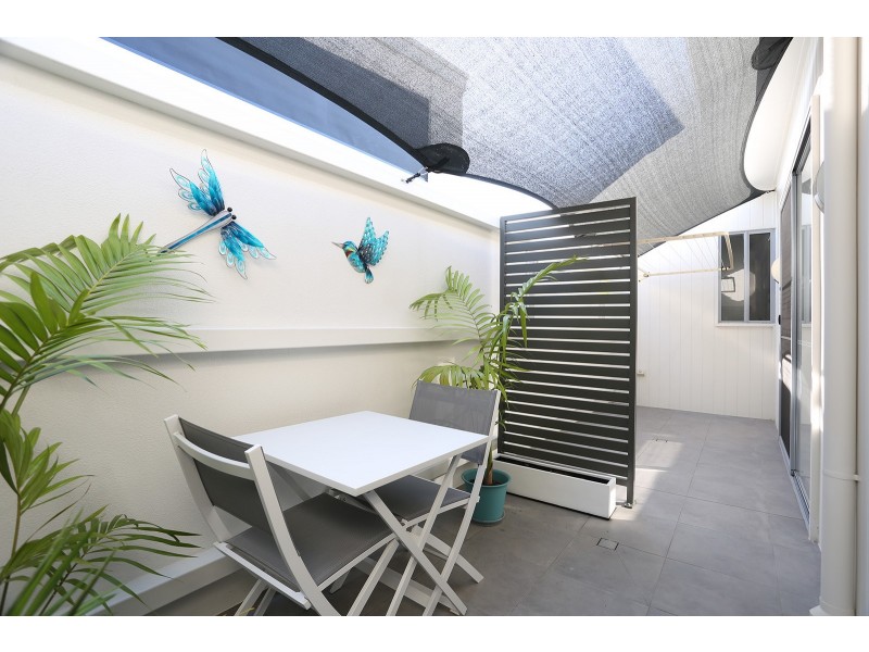 6/11 Grant Avenue, Hope Island QLD 4212