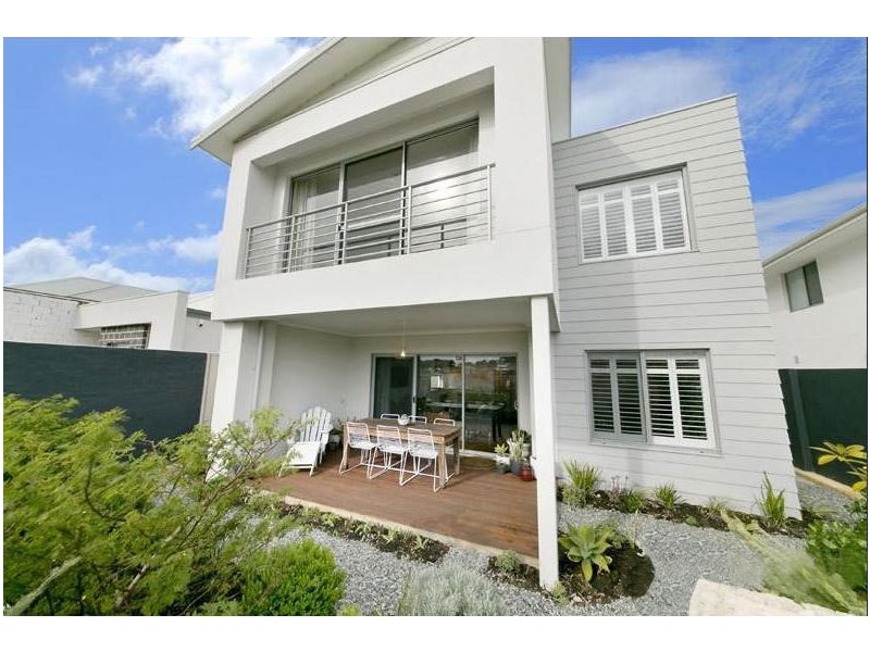 28 Mayor Road, Coogee WA 6166