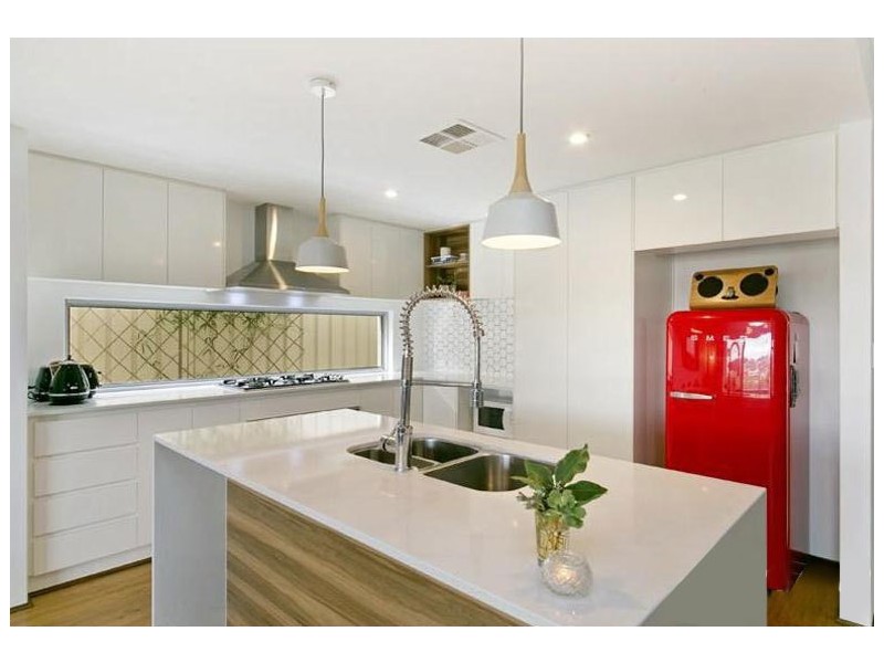 28 Mayor Road, Coogee WA 6166
